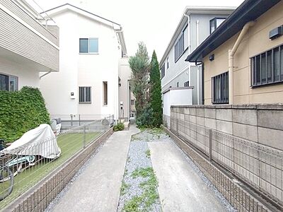 外観:閑静な住宅地で、小さなお子様がいるご家族にも安心。 外観:閑静な住宅地で、小さなお子様がいるご家族にも安心。
