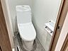 トイレ：新しくお住まいになる方のことを考えて、トイレも新品に交換しました。 