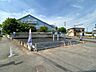 外観：最寄り駅まで徒歩8分の近さ。 忙しい朝が助かる立地、 暮らしにゆとりが生まれます。 