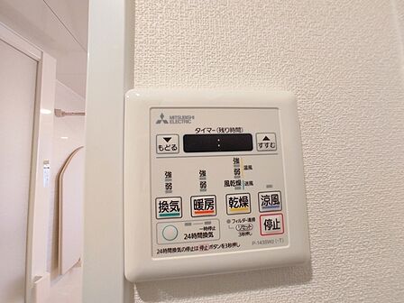 お洗濯ものもカラッと乾くのがうれしい、浴室乾燥機。換気機能も良好なので、その快適さにびっくりすると思います。