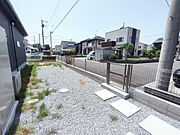 広々とした南庭は、太陽の下のリビングかもしれません。 
