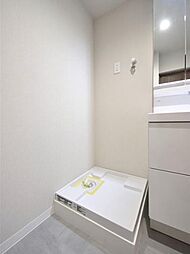 [洗面] 洗面台には洗濯スペースを採用。効率よく家事ができる導線が嬉しいですね。