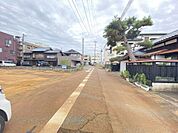 東側前面道路