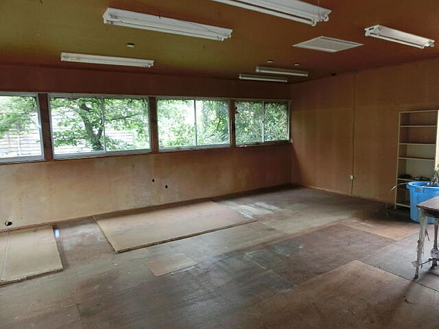 室内 佐渡市新穂瓜生屋(新穂)