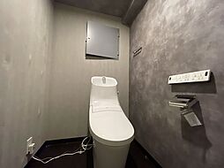 [トイレ] プライベート空間として機能や内装にこだわったリラックス空間。