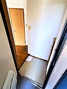 玄関から見たお部屋