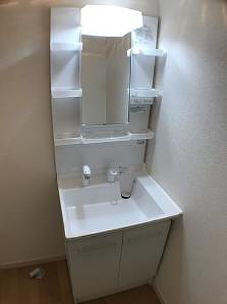 画像6:スペースが確保できる洗面所です※別号室の写真です