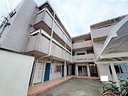 RC造3階建てマンション
