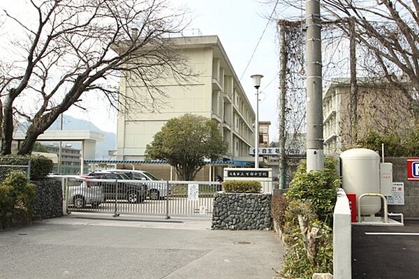 画像11:中学校「広島市立可部中学校まで2479ｍ」