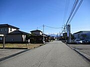 前面道路は約7ｍとゆとりがあります！景色も綺麗！