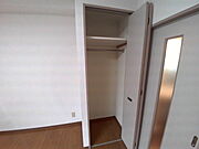 もちろんお部屋に収納もございますよ。
