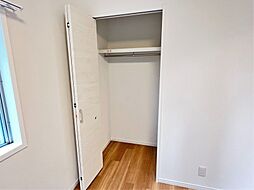 [収納] クローゼット完備で、お部屋の生活スペースが有効的に使えますね。