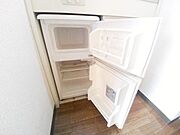 小冷蔵庫です。（同物件参考写真）