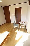 別の部屋の写真です（家具、小物は付きません）