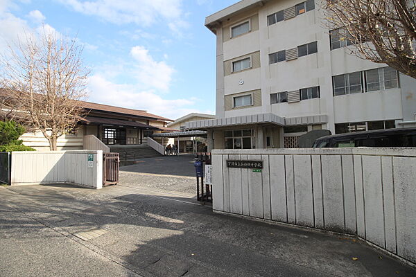 画像17:下関市立山の田中学校（1053m）