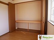 大きな収納で荷物もすっきり片付きます。