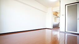 シャトーカワイ 402 4階2LDKのリビング/ダイニング