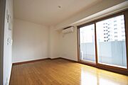 LDK11.2帖　南向きのお部屋です。