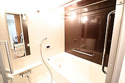 浴室は浴室換気乾燥機、ミストサウナ機能付き、リラックスバスタイムをお過ごしください。