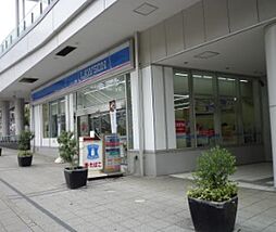 [周辺] ローソン 横浜駅東口店（107m）