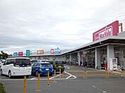 ウエルシア蕨塚越店（366m）
