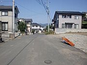 西側接面道路を含む現地写真