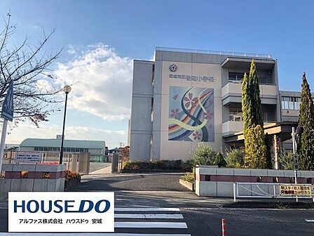 安城市立桜町小学校 960m