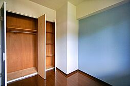 [収納] 各お部屋には収納を完備しております！クローゼットがあるとお部屋も広く使えて助かりますね！