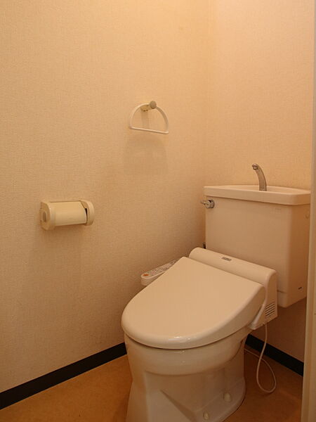 画像14:トイレはウォシュレットタイプです