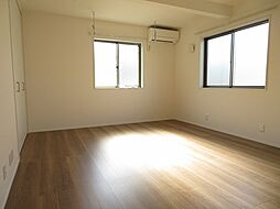 ルピナスさくら 201 2階ワンルームのリビング/ダイニング