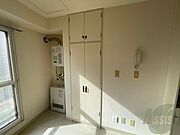 洋室の収納です。部屋がすっきり片付きます。