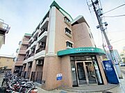 RC造4階建てオートロックマンション