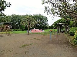[周辺] 石原谷公園まで1252m、石原谷公園は藤沢市にある住宅街の、子どもが走り回るには十分な広さの公園です。公園の設備には水飲み・手洗いがあります。