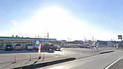 ファミリーマート多賀大社駅前店まで約1,640m
