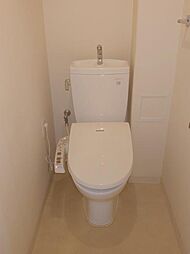 [トイレ] ゆとりのある広さのトイレ。