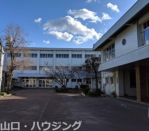 画像24:徳島市立加茂名小学校 999m