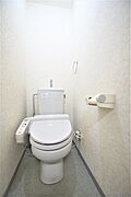 トイレは温水洗浄機能付きです。