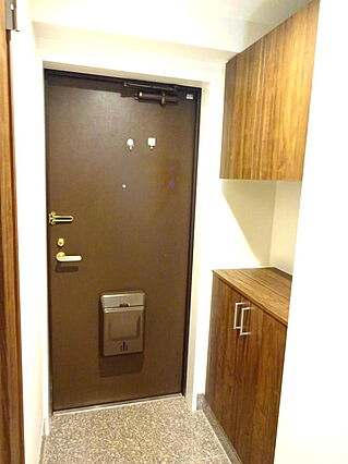 玄関収納も新規...