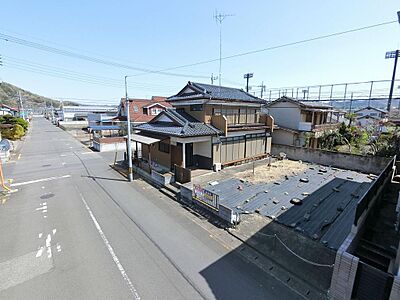 外観：南隣家との距離もあり日当たり　