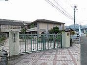小城市立岩松小学校（1268m）