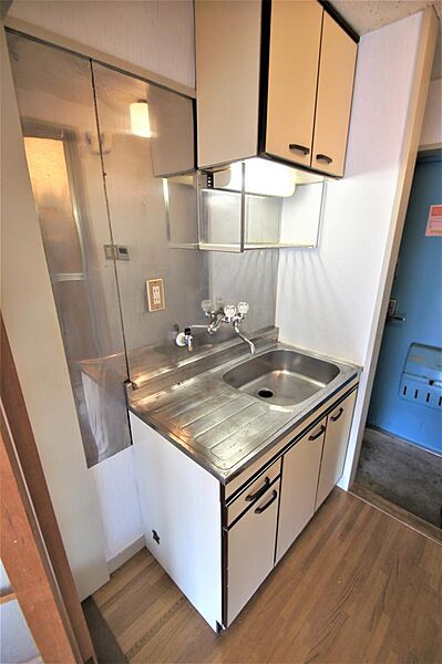 画像10:キッチン横には冷蔵庫を設置するスペースがあります。
