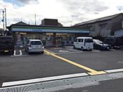 ファミリーマート六万寺店1190ｍ