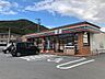 周辺：【セブンイレブン小倉中吉田店】 セブンイレブン小倉中吉田店交差点にあり駐車場が横に長く、入りやすいお店です。目の前には神社があり、静かな立地です♪ 681m