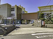 波止浜小学校まで約660ｍ