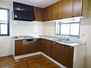L形で作業しやすいシステムキッチン♪　3口コンロ【新設交換】
