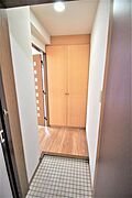 玄関から見たお部屋