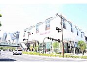 イオンモール岡山 881m