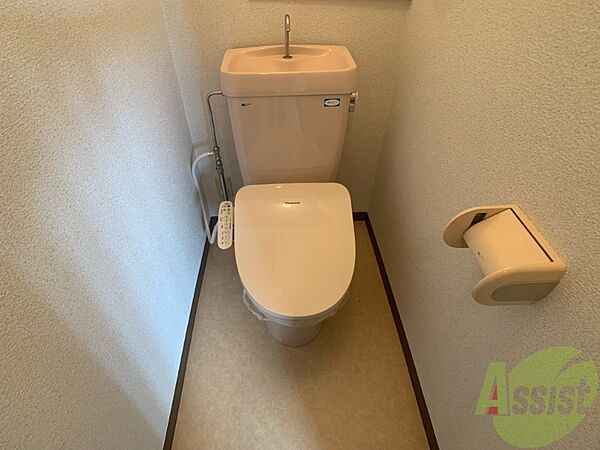 画像11:トイレは人気の温水洗浄便座がついていますよ〜。快適ですね。