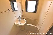 ☆★　浴室に窓があるので換気ができます♪　★☆