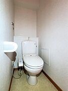 トイレは温水洗浄機能付きです。